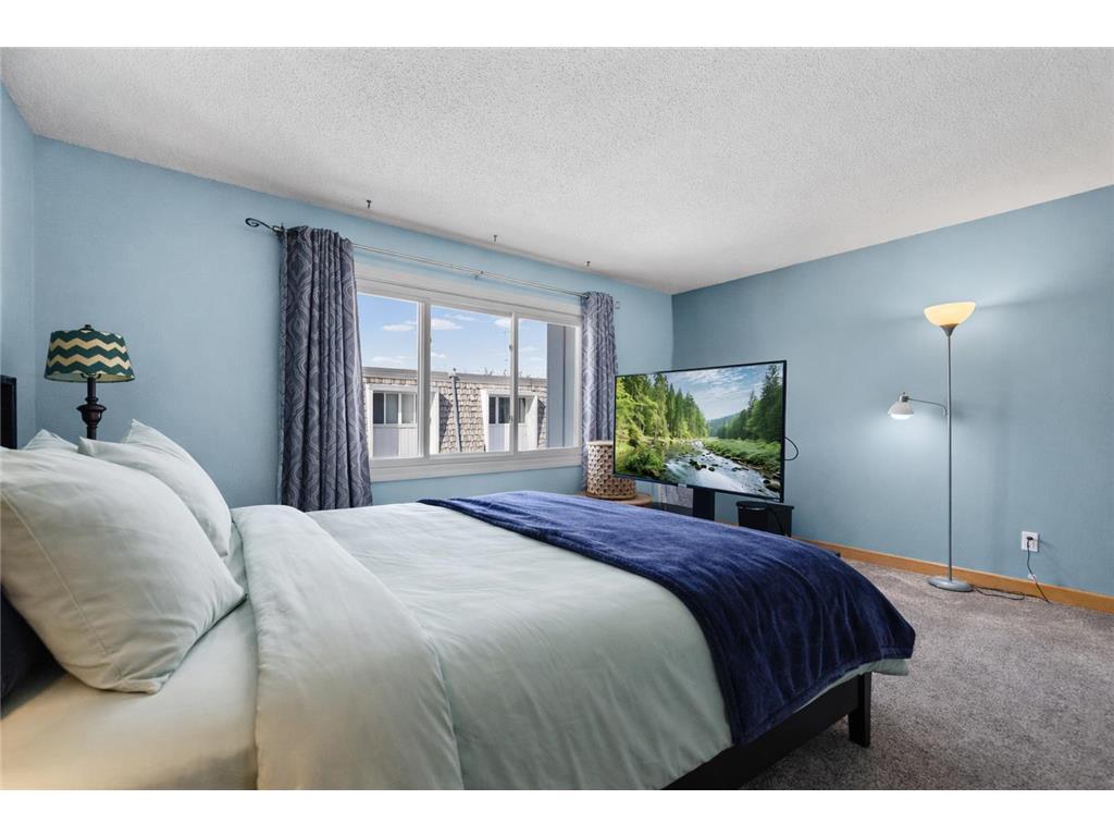 6016 Golden Valley Road Minneapolis, MN 55422 - Photo 10 of 23