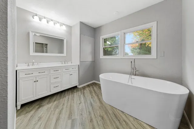 $350,000 | 501 Seabury Lane, Faribault, MN 55021