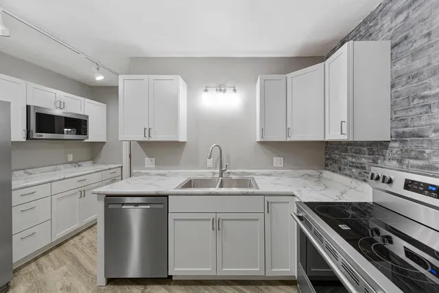 $350,000 | 501 Seabury Lane, Faribault, MN 55021