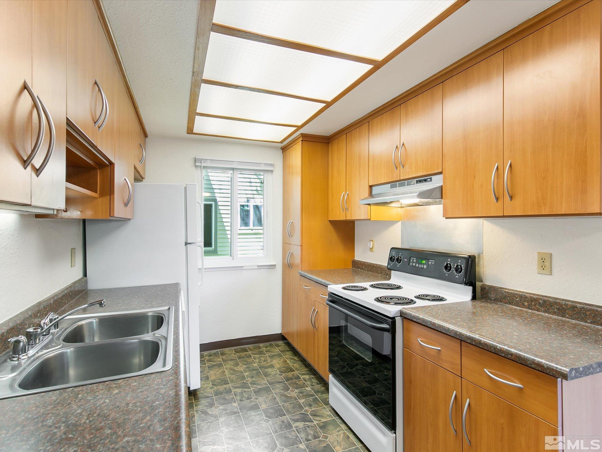 2117 Roundhouse Road Sparks, NV 89431 - Photo 6 of 27 Photo 6