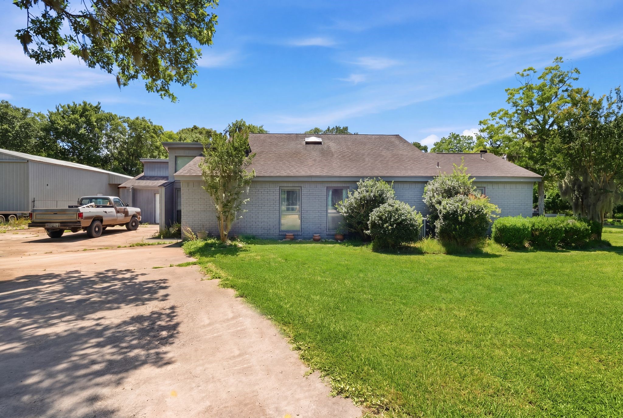 151 Tweedy Lane Sweeny, TX 77480 - Photo 4 of 50