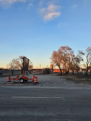 $79,900 | 999 East Cass Street, Joliet, IL 60432