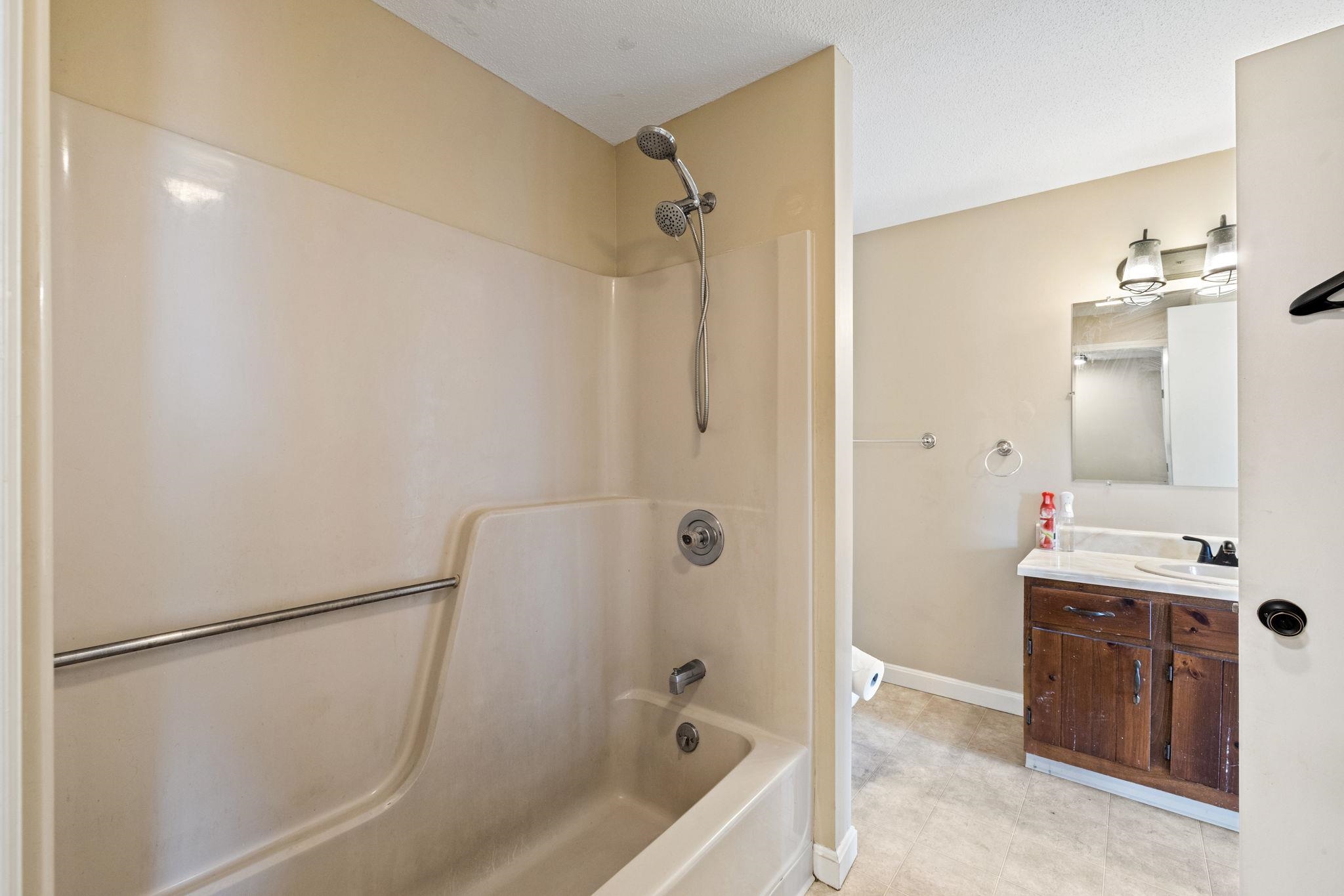 73 East Ridge Road Merrimack, NH 03054 - Photo 14 of 40