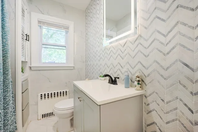 $585,000 | 256 South Main Street, Hopedale, MA 01747