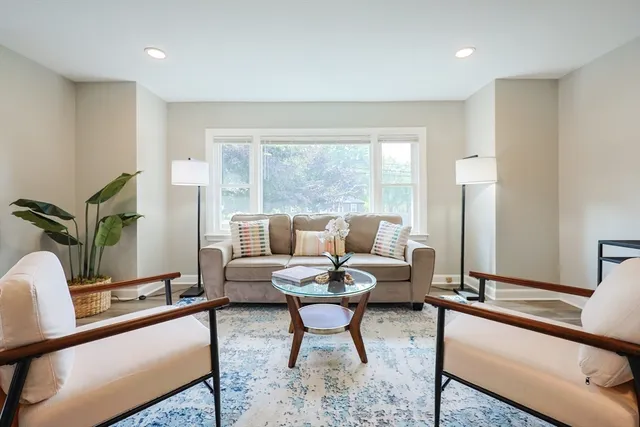 $585,000 | 256 South Main Street, Hopedale, MA 01747