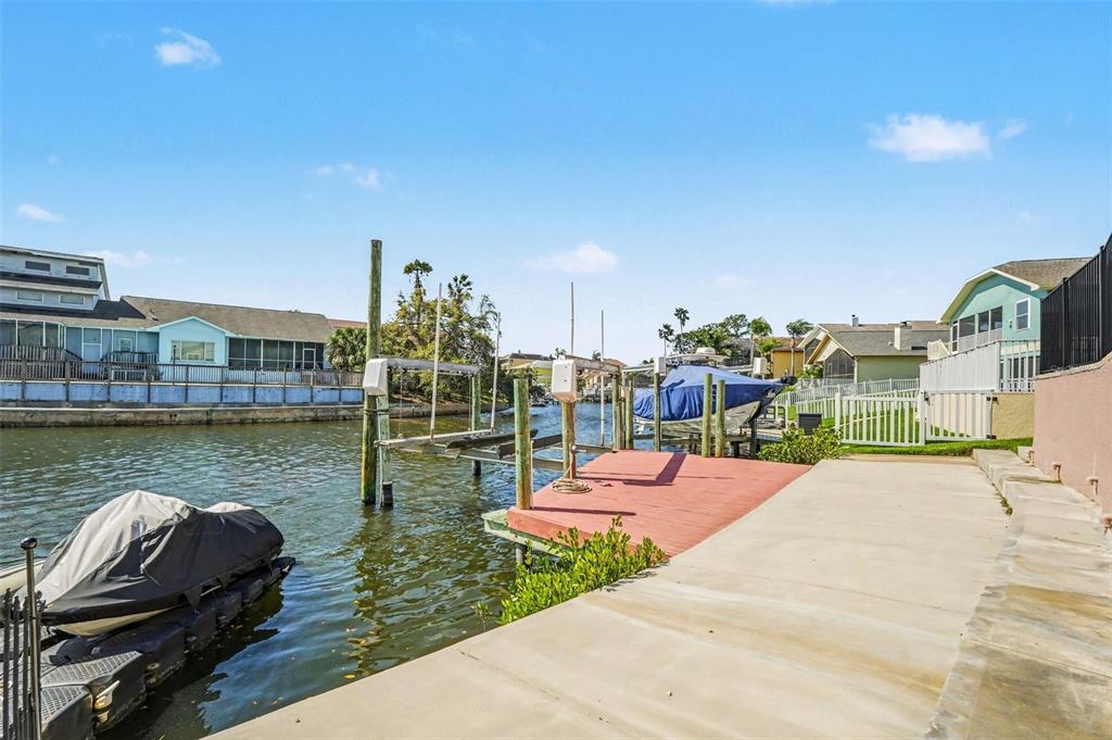 6340 Spoonbill Drive New Port Richey, FL 34652 - Photo 3 of 33