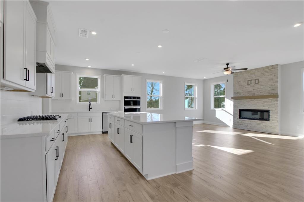 742 Crossroad Court Southwest Powder Springs, GA 30127 - Photo 8 of 26