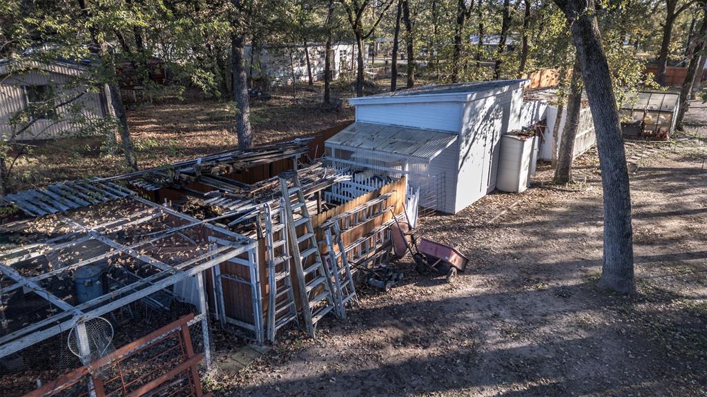 9953 Green Tree Lane Wills Point, TX 75169 - Photo 30 of 39 a backyard of a house