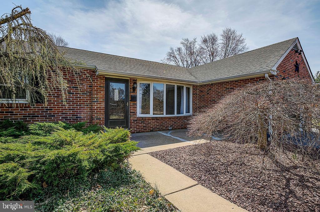 675 Phillips Road Warminster, PA 18974 - Photo 2 of 29 Gallery Image 2