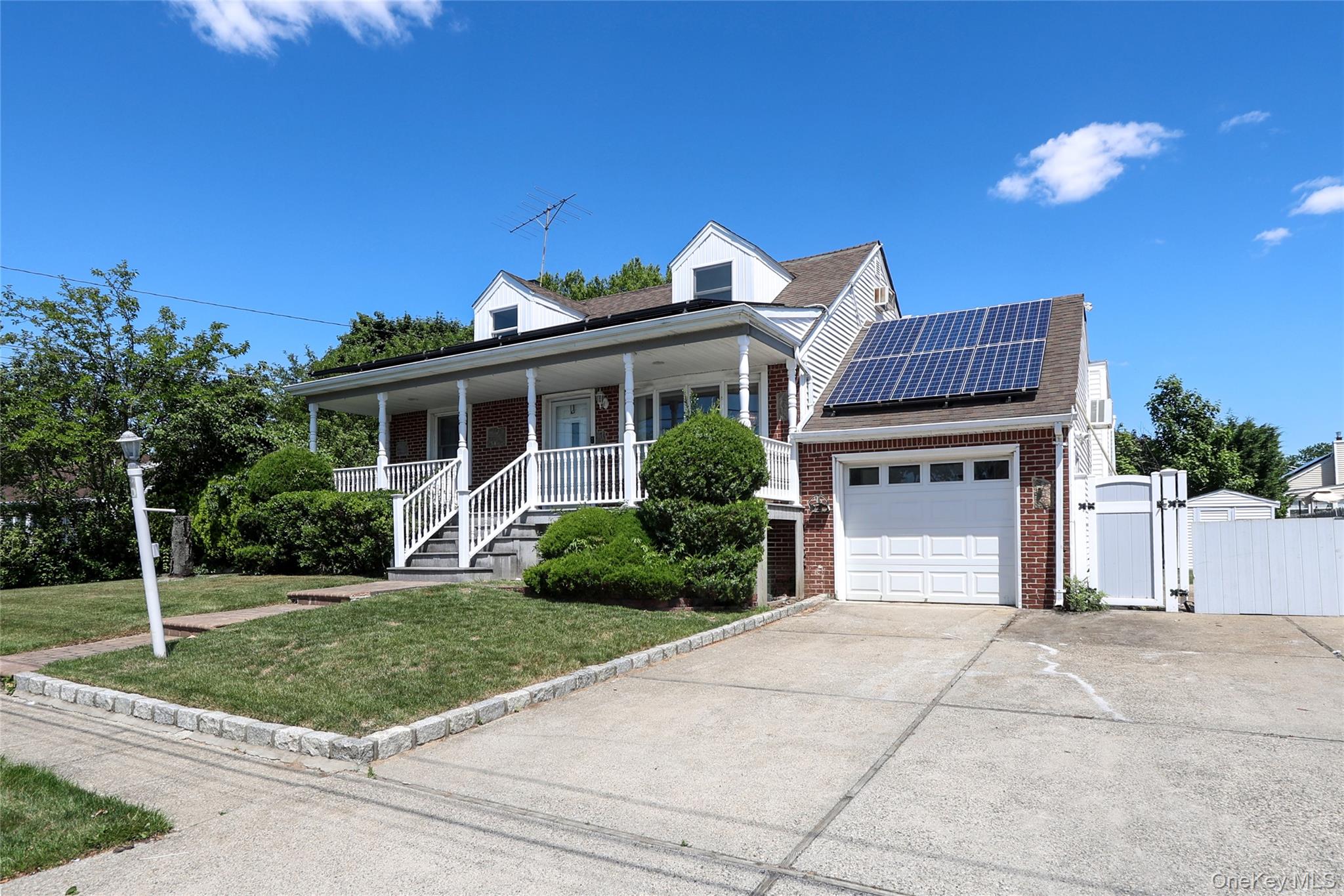 20 East Clearwater Road Lindenhurst, NY 11757 - Photo 2 of 41