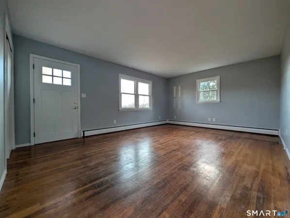 $1,700 | 189 Melrose Road, East Windsor, CT 06016