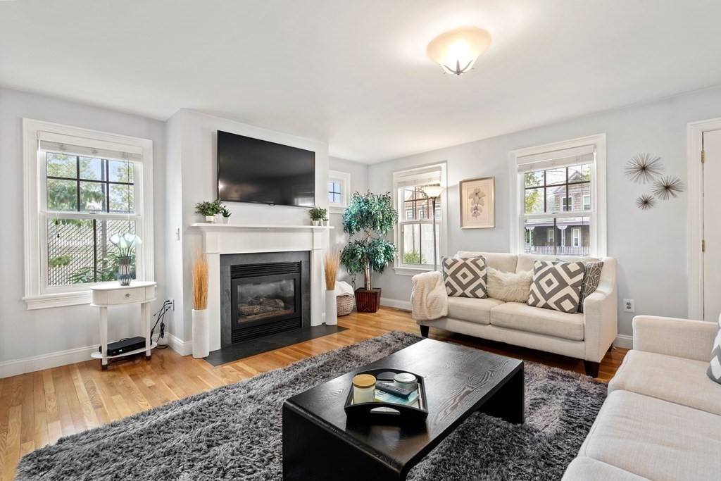 13 Mill Street, Unit 1 Boston, MA 02122 - Photo 4 of 29