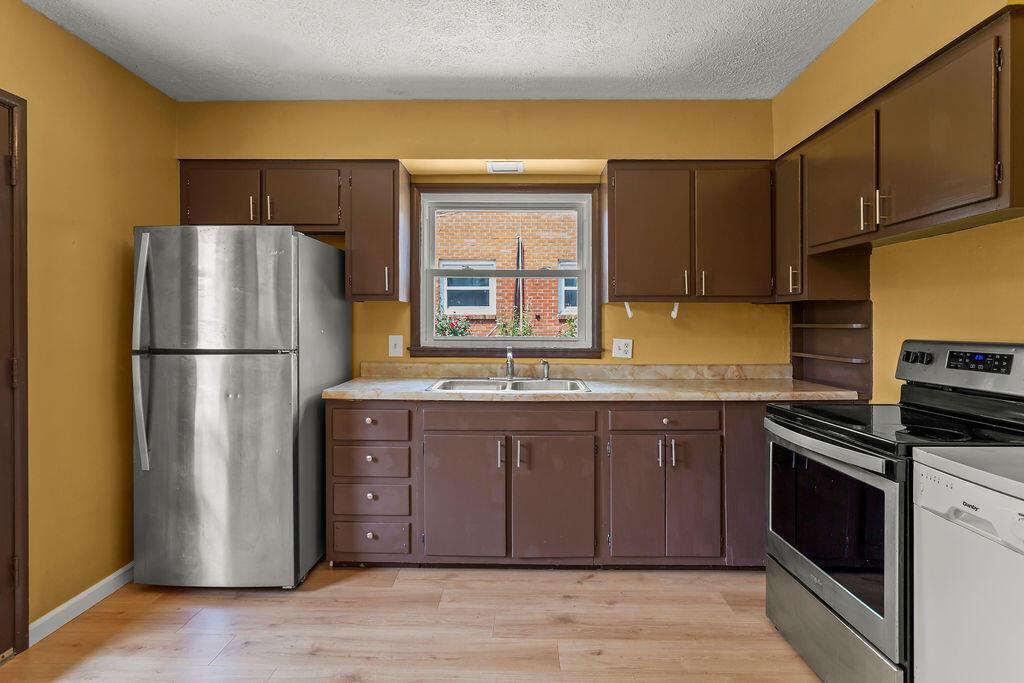209 Hanover Road Lexington, OH 44904 - Photo 15 of 28 209HanoverRoad_Hommati102(15)