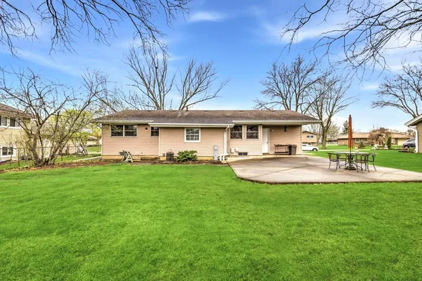 $419,000 | 133 Lela Lane, Schaumburg, IL 60193