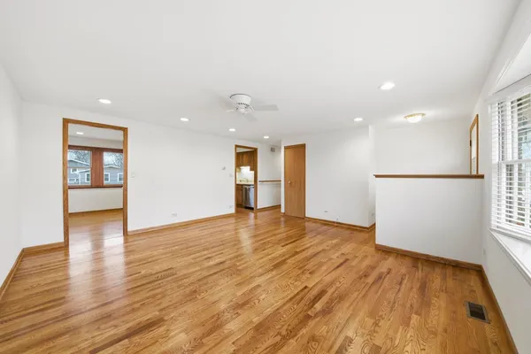 $419,000 | 133 Lela Lane, Schaumburg, IL 60193