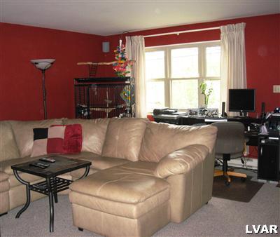1510 Sculac Road Bethlehem, PA 18020 - Photo 4 of 17