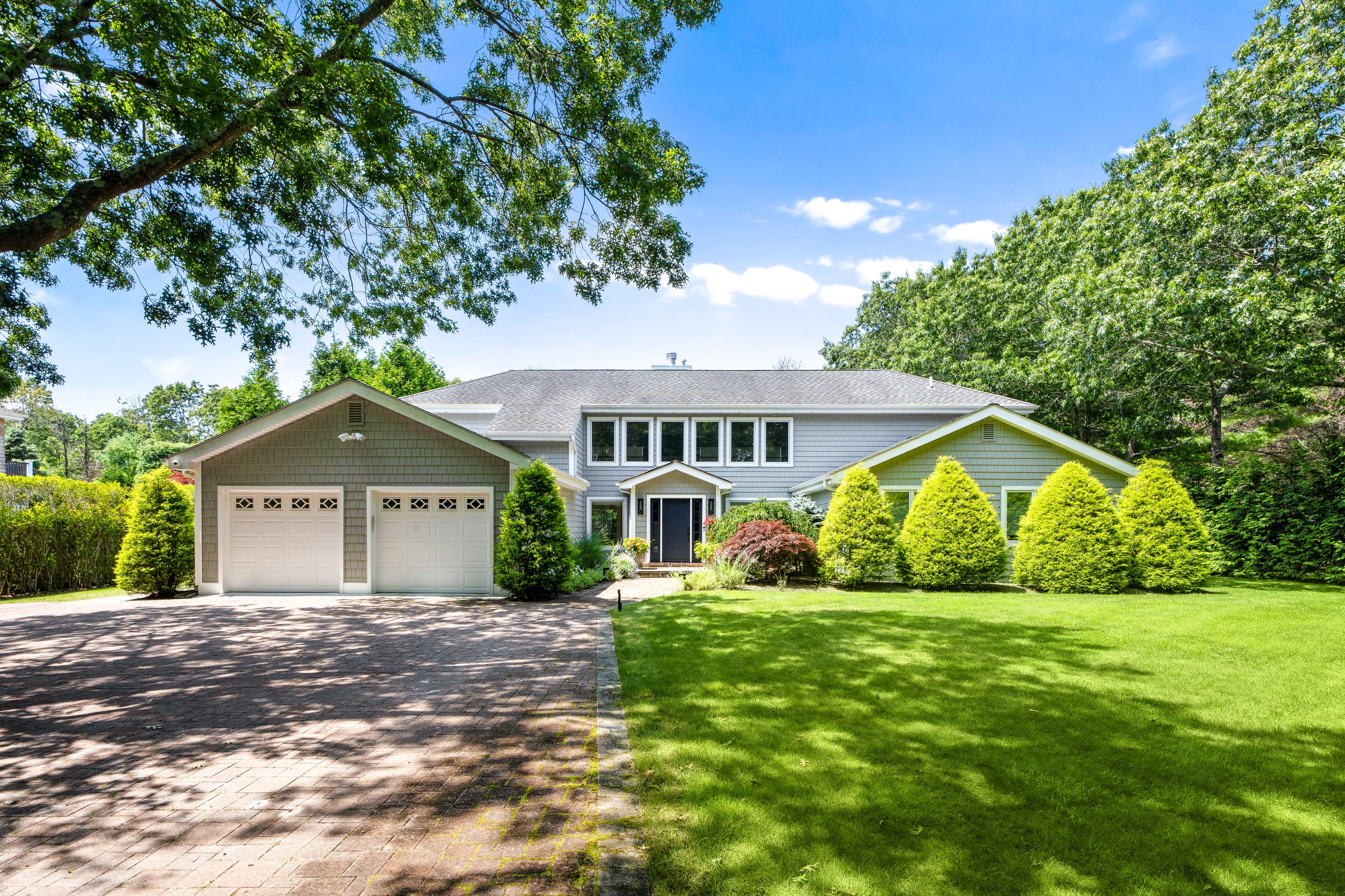 31 East East Gate Road Wainscott, NY 11975 - Photo 1 of 22