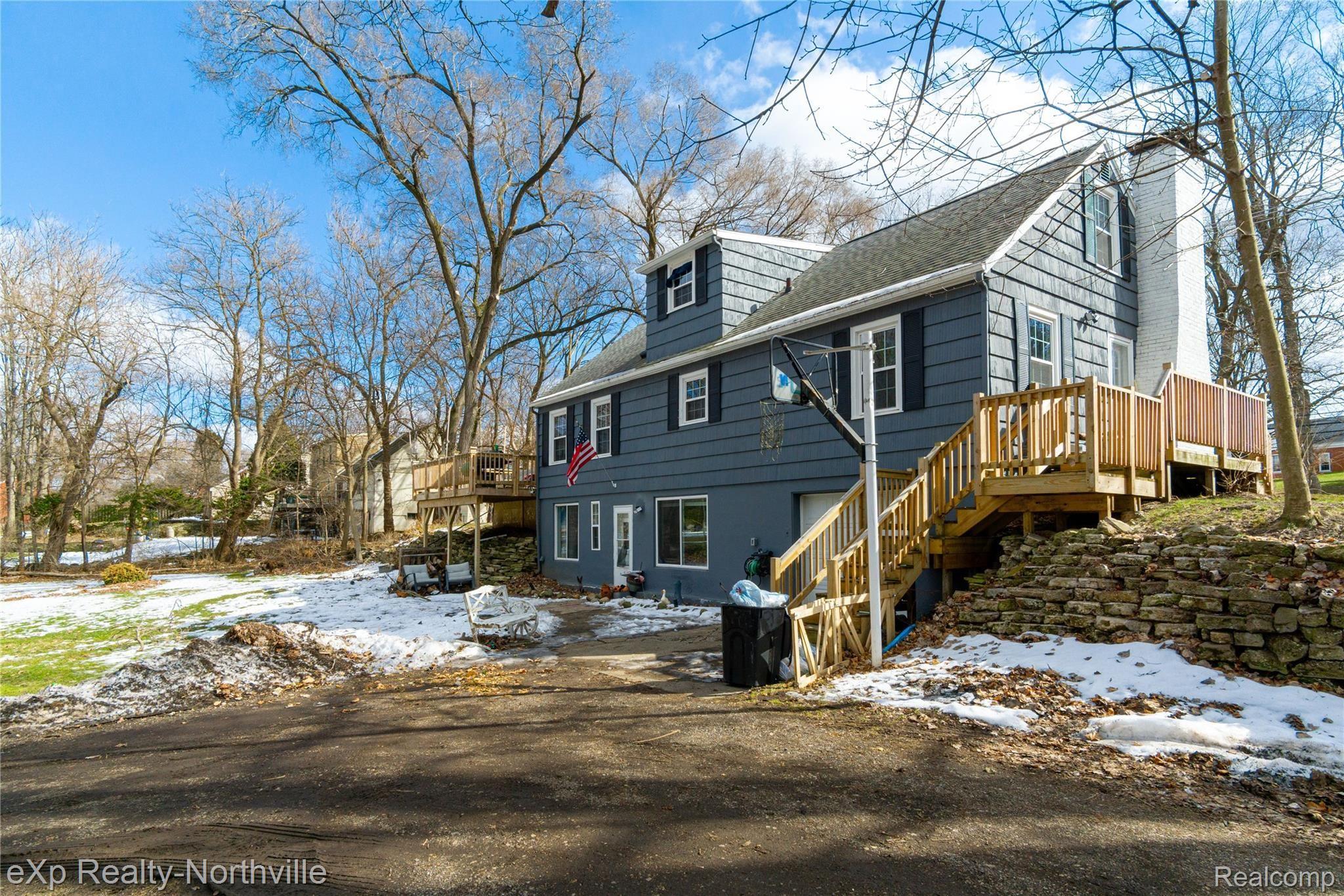 2536 McCain Road Jackson, MI 49203 - Photo 5 of 44 Exteriors (5 of 12).jpg