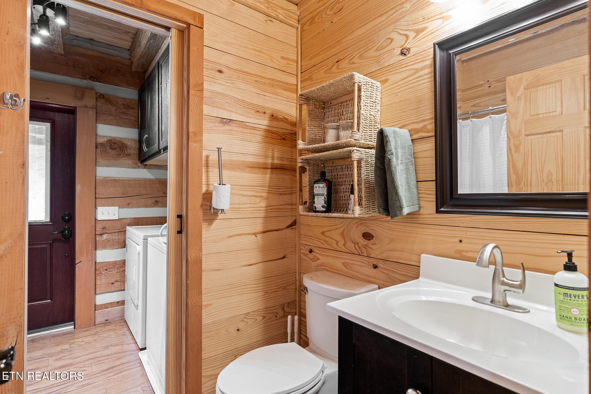 1055 Laurel Bluff Road Kingston, TN 37763 - Photo 15 of 35 a bathroom with a sink toilet and shower