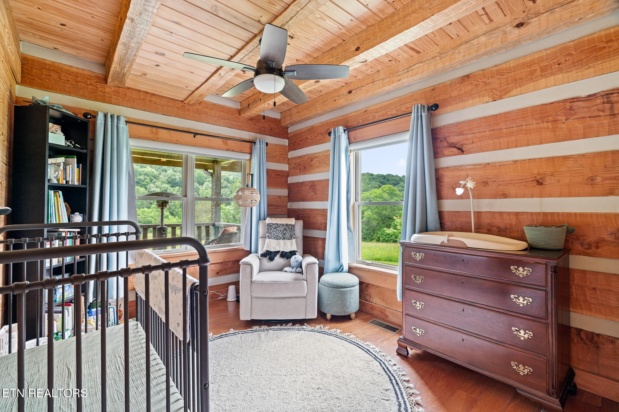 1055 Laurel Bluff Road Kingston, TN 37763 - Photo 17 of 35 a room with furniture and a large window