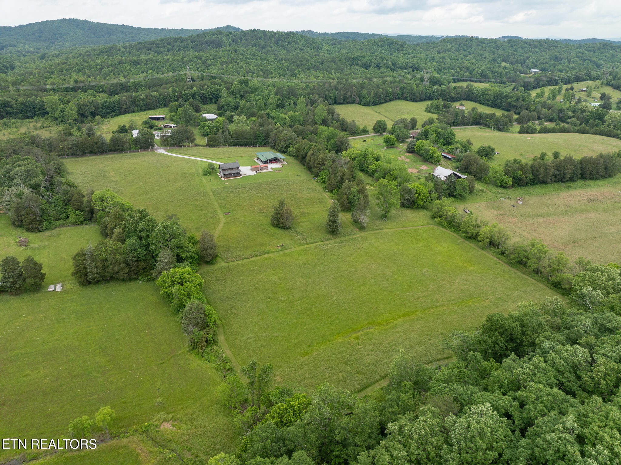 1055 Laurel Bluff Road Kingston, TN 37763 - Photo 34 of 35 a view of a town with an outdoor space