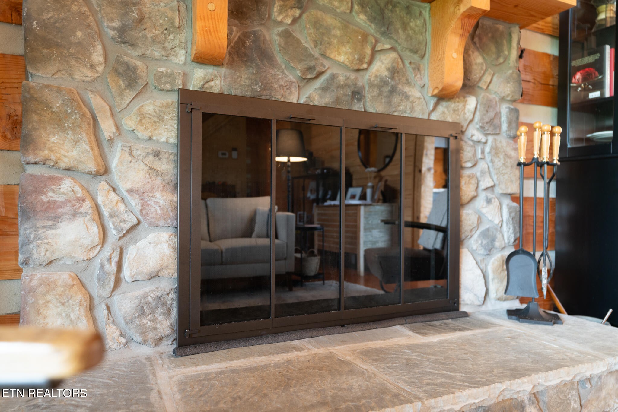 1055 Laurel Bluff Road Kingston, TN 37763 - Photo 8 of 35 a view of a entryway door of the house