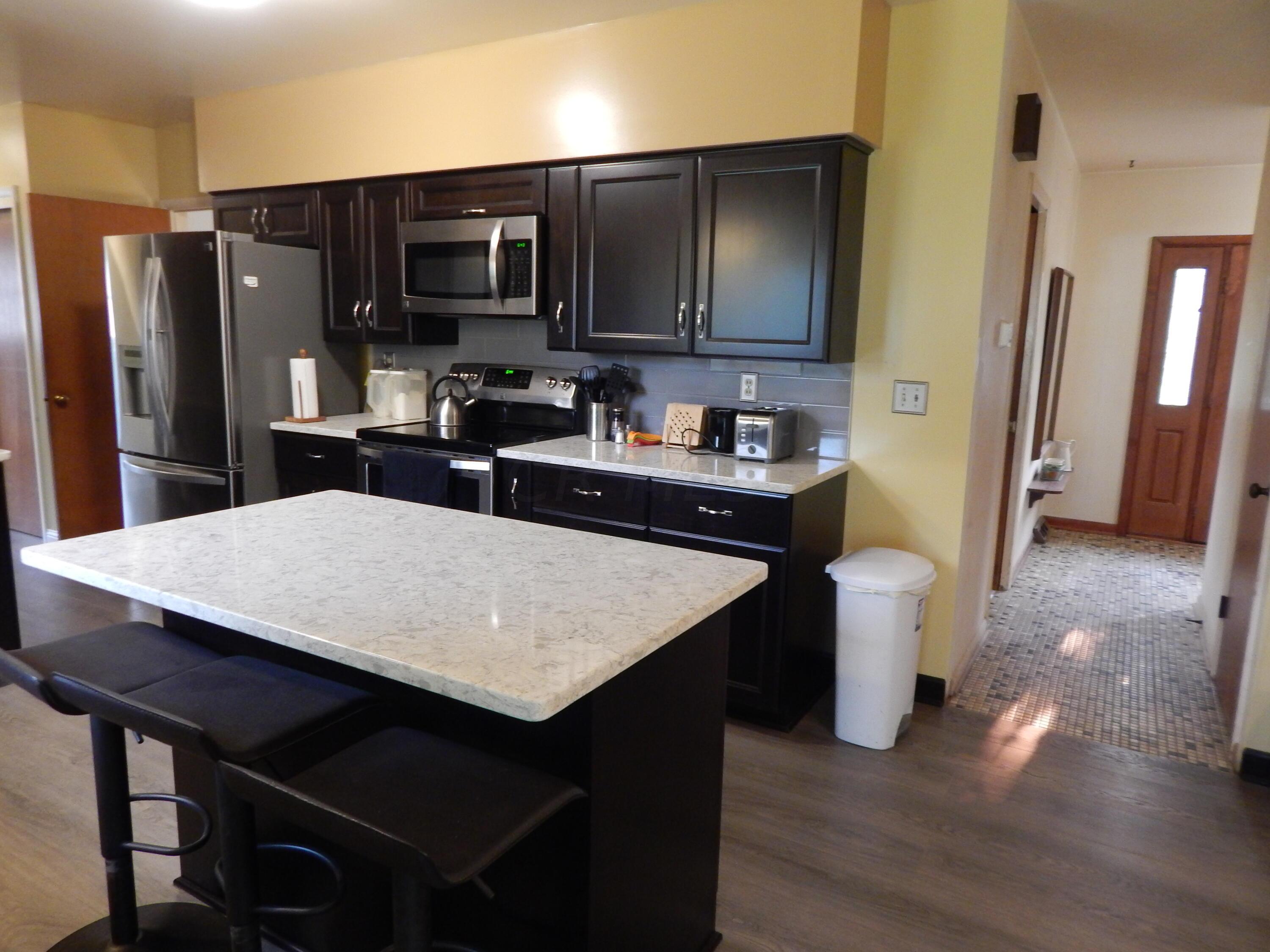 1074 Runyon Road Columbus, OH 43227 - Photo 3 of 24 Kitchen