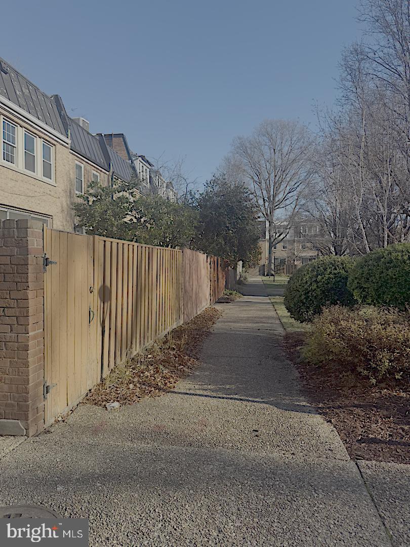 626 G Street Southwest Washington, DC 20024 - Photo 43 of 45