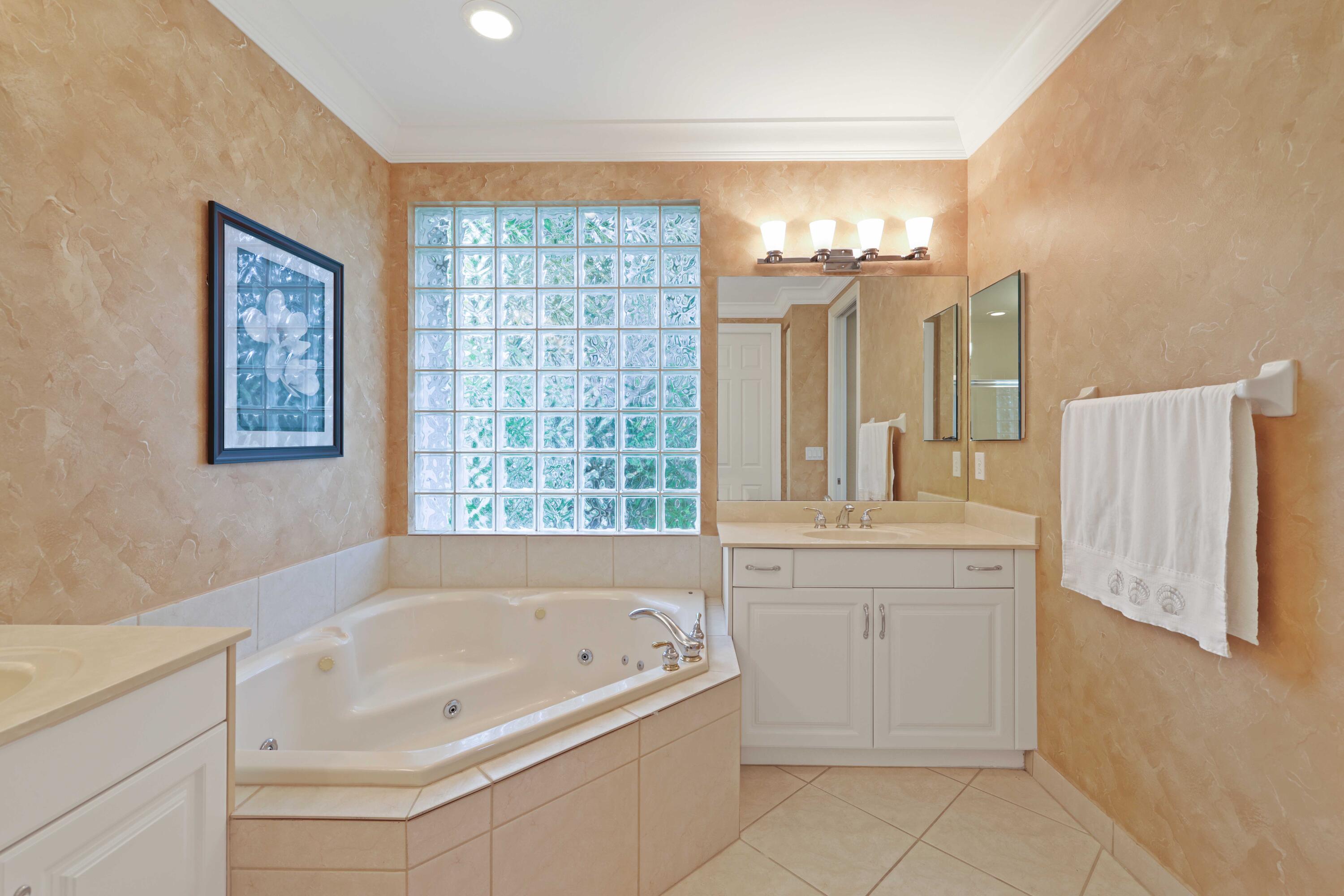 19353 Skyridge Circle Boca Raton, FL 33498 - Photo 38 of 50 19353 Skyridge - 42