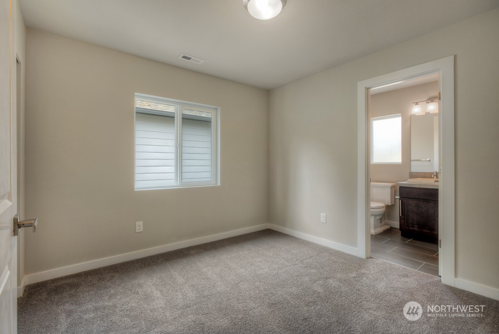 307 207th Street Southeast, Unit EH08 Bothell, WA 98012 - Photo 9 of 26