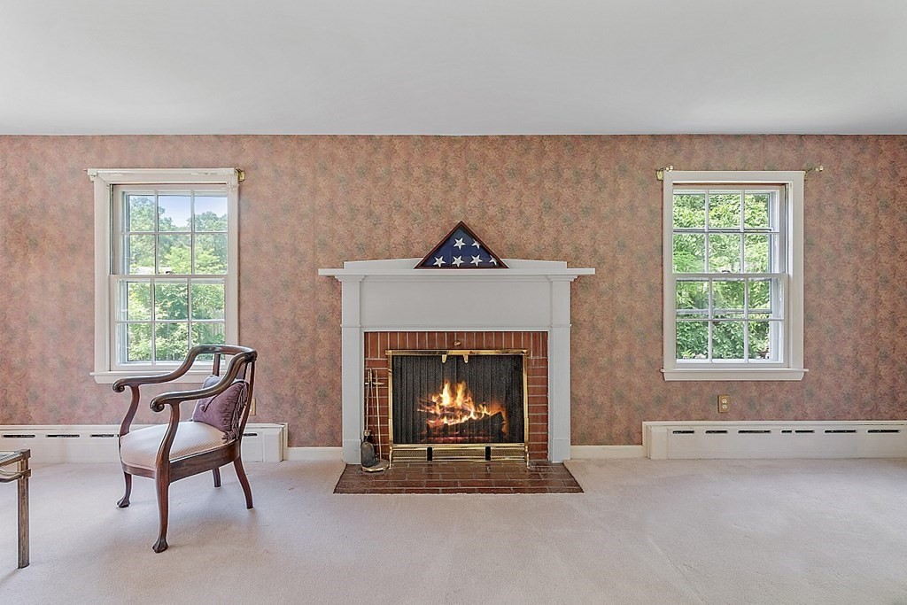 11 Robin Hill Road Chelmsford, MA 01824 - Photo 6 of 42 Gallery Image 6