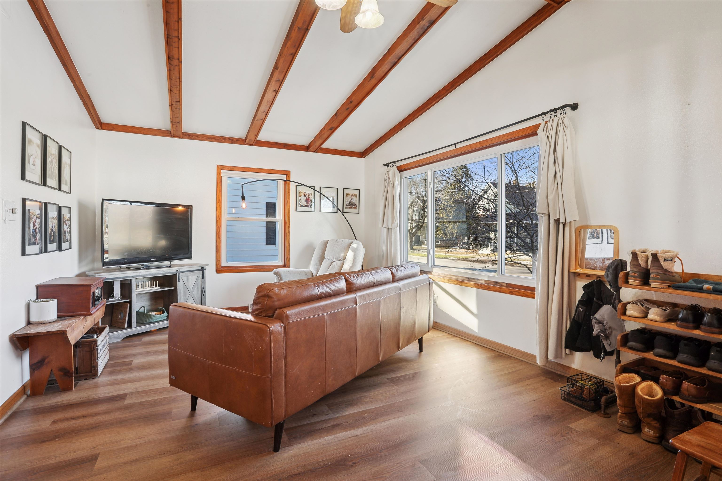 1309 Graham Avenue Oshkosh, WI 54902 - Photo 4 of 22