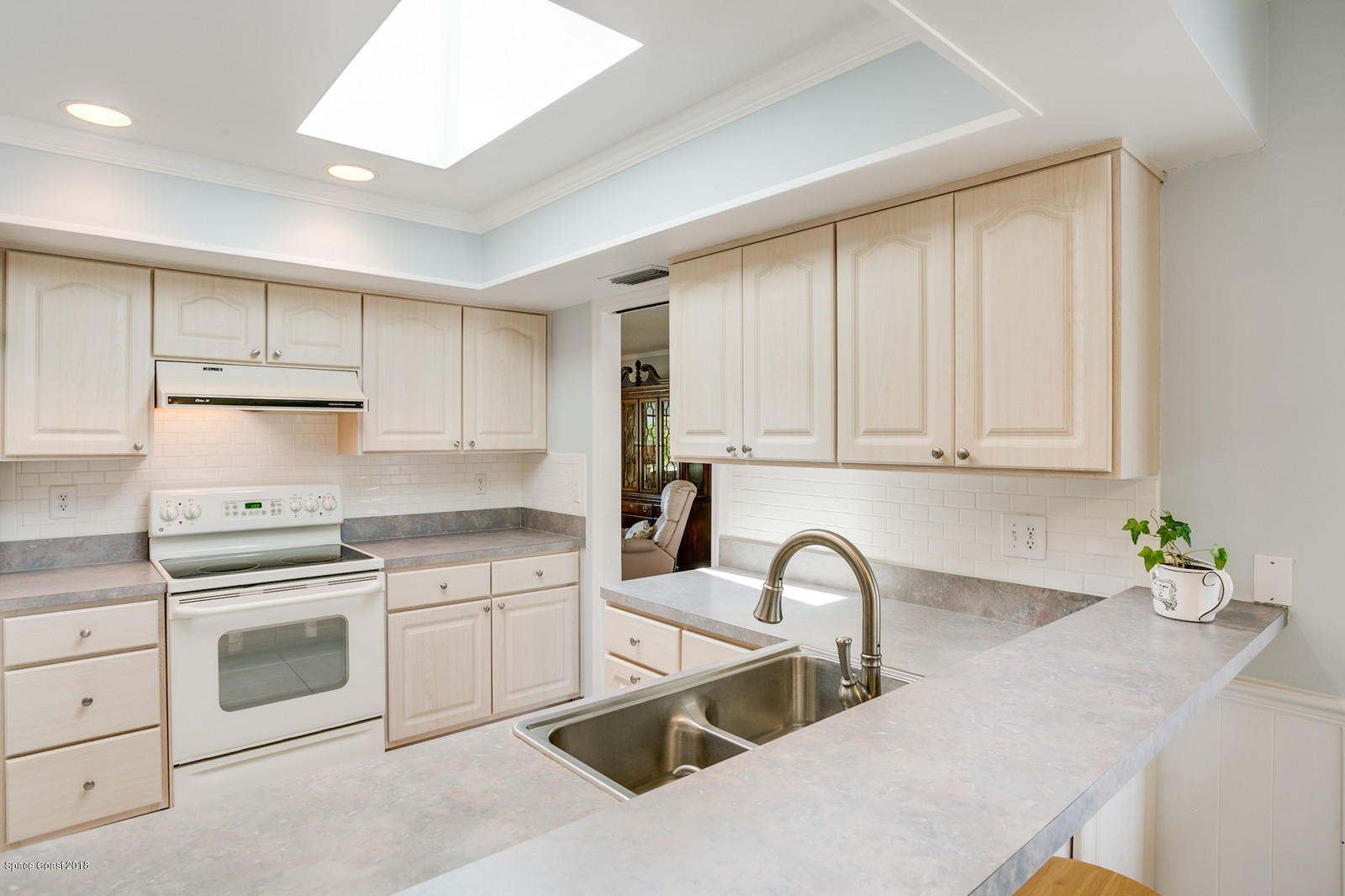 Bright Kitchen