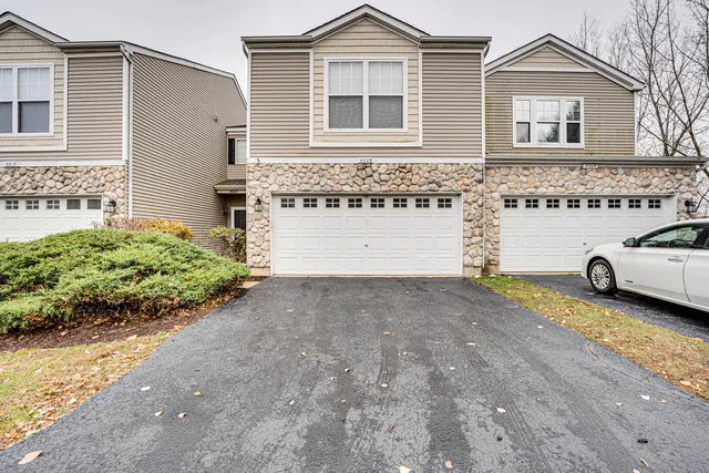 $2,300 | 4013 Boulder Court, Aurora, IL 60504