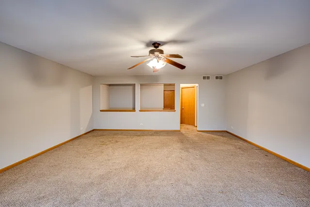 $2,300 | 4013 Boulder Court, Aurora, IL 60504