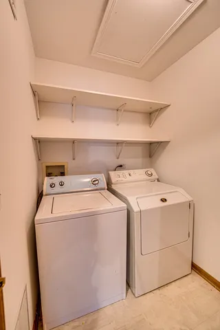 $2,300 | 4013 Boulder Court, Aurora, IL 60504