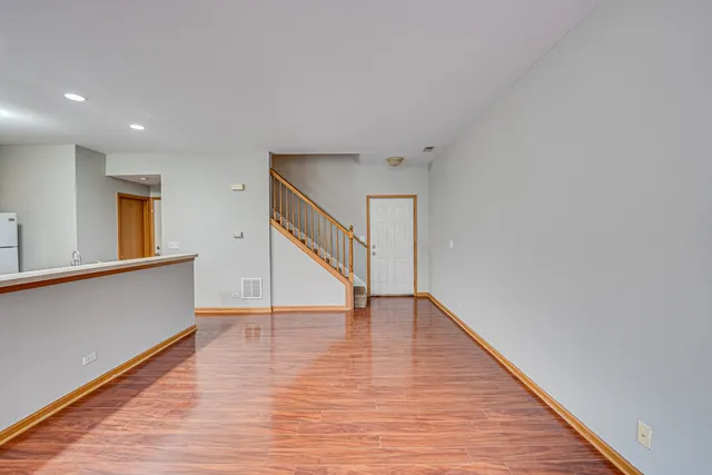 $2,300 | 4013 Boulder Court, Aurora, IL 60504