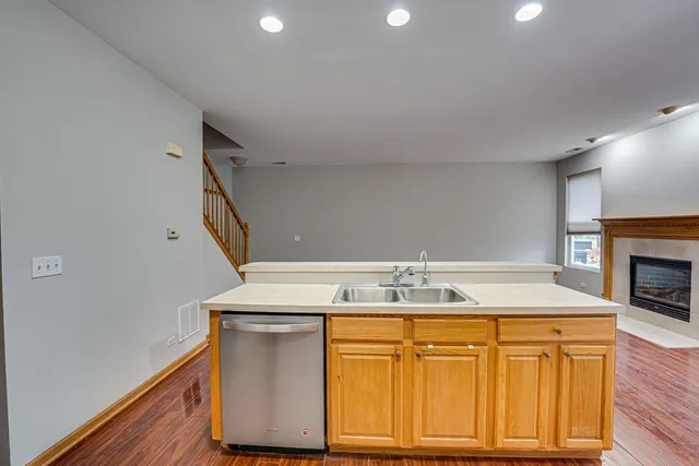 $2,300 | 4013 Boulder Court, Aurora, IL 60504