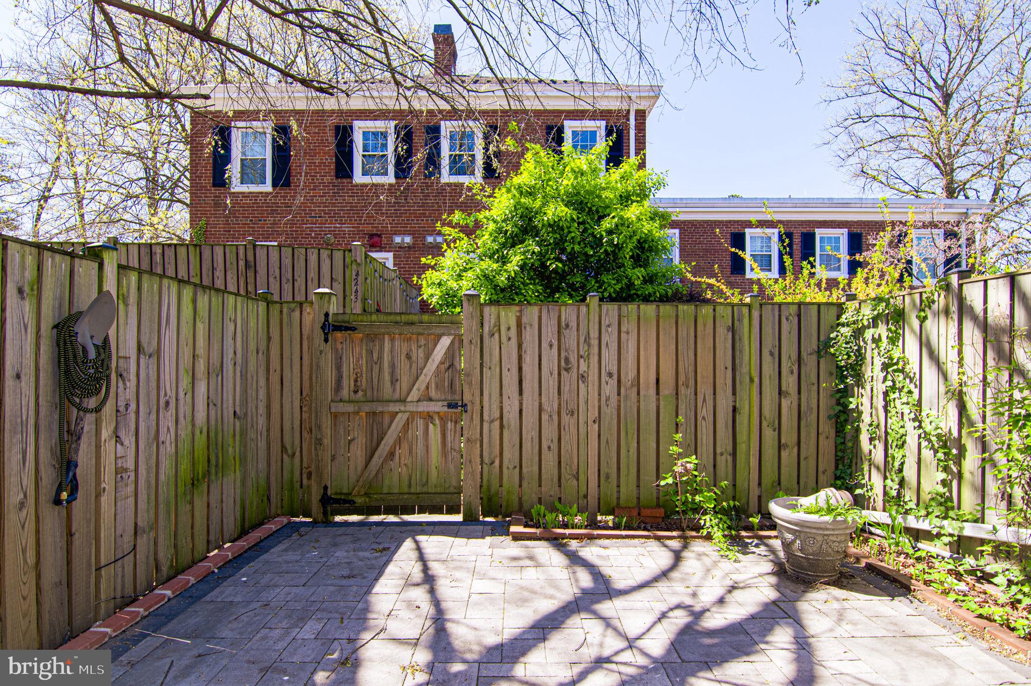 4237 32nd Road South Arlington, VA 22206 - Photo 5 of 49