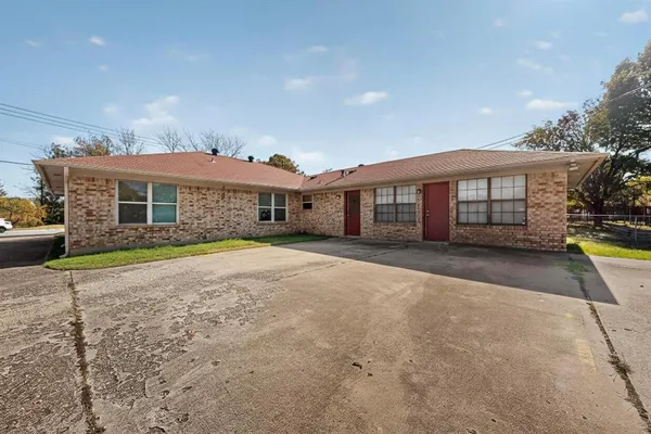$348,800 | 2320 Bernard Street, Denton, TX 76205