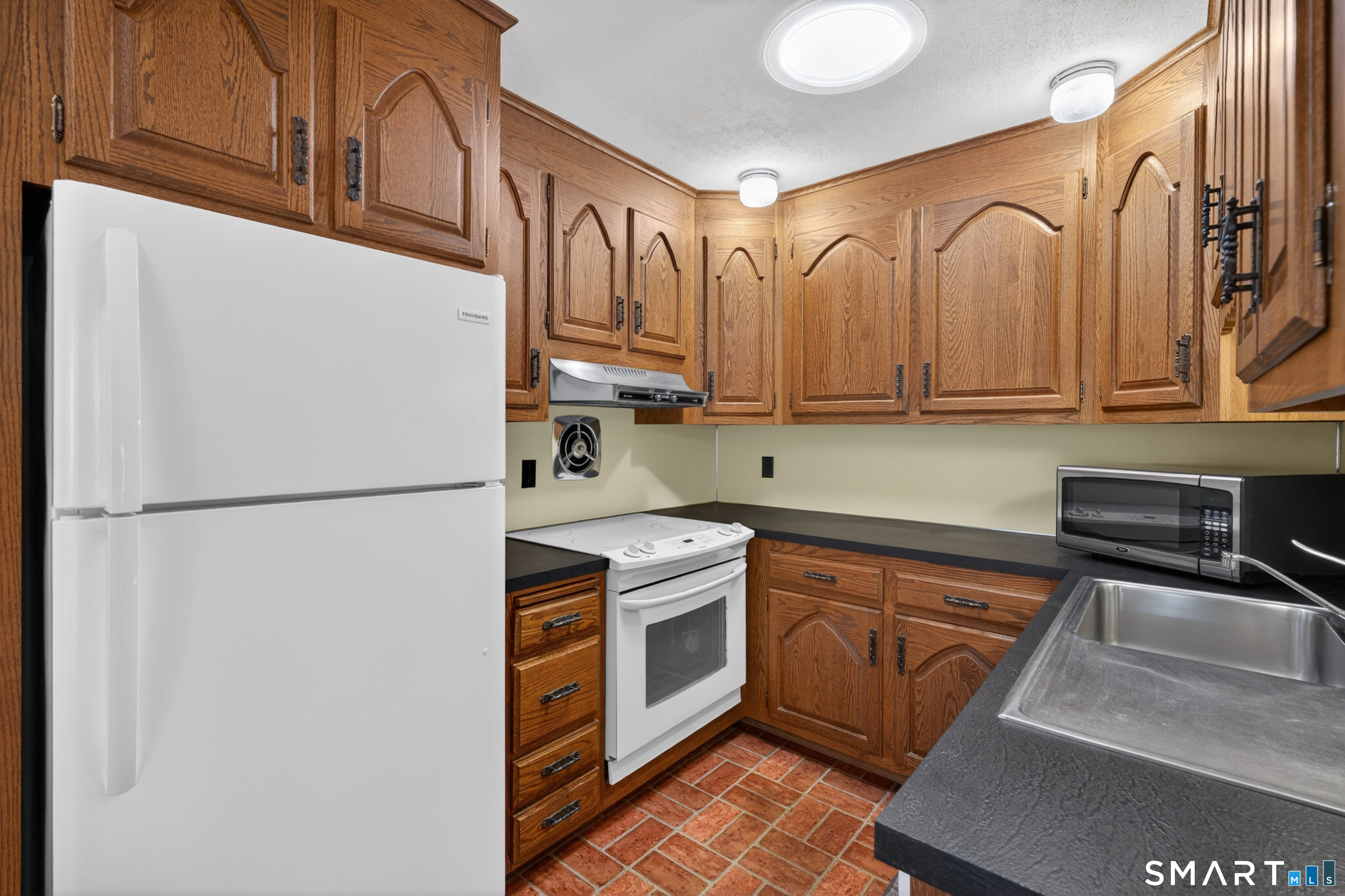 122 Indigo Street Groton, CT 06355 - Photo 17 of 42