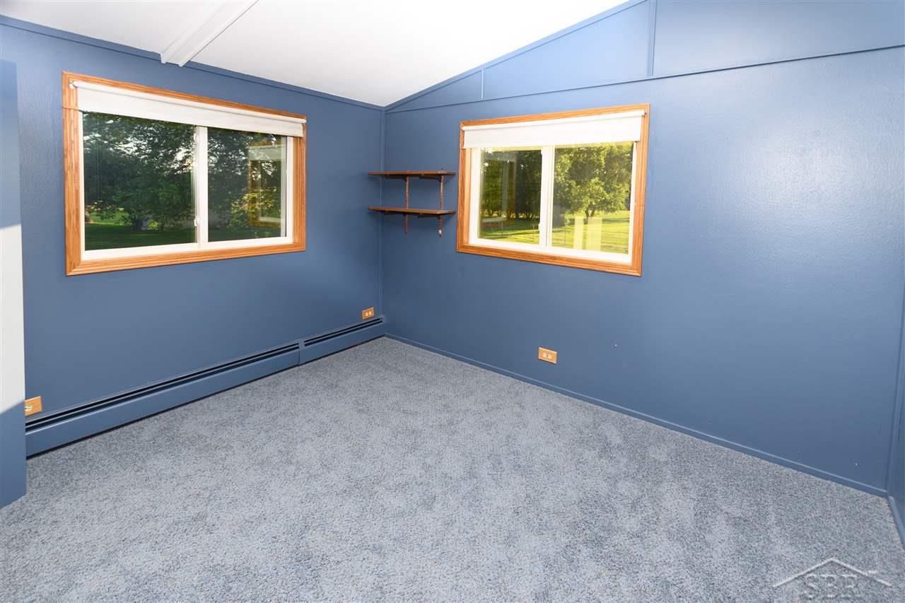 2296 South Nine Mile Road Kawkawlin, MI 48631 - Photo 12 of 18 31388457-12.JPG