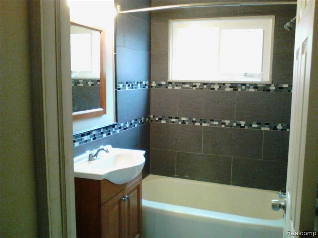 1400 West Nine Mile Road, Unit 23 Ferndale, MI 48220 - Photo 5 of 6