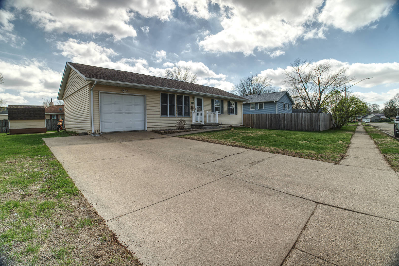 1709 Middle Road Camanche, IA 52730 - Photo 2 of 19 Gallery Image 2
