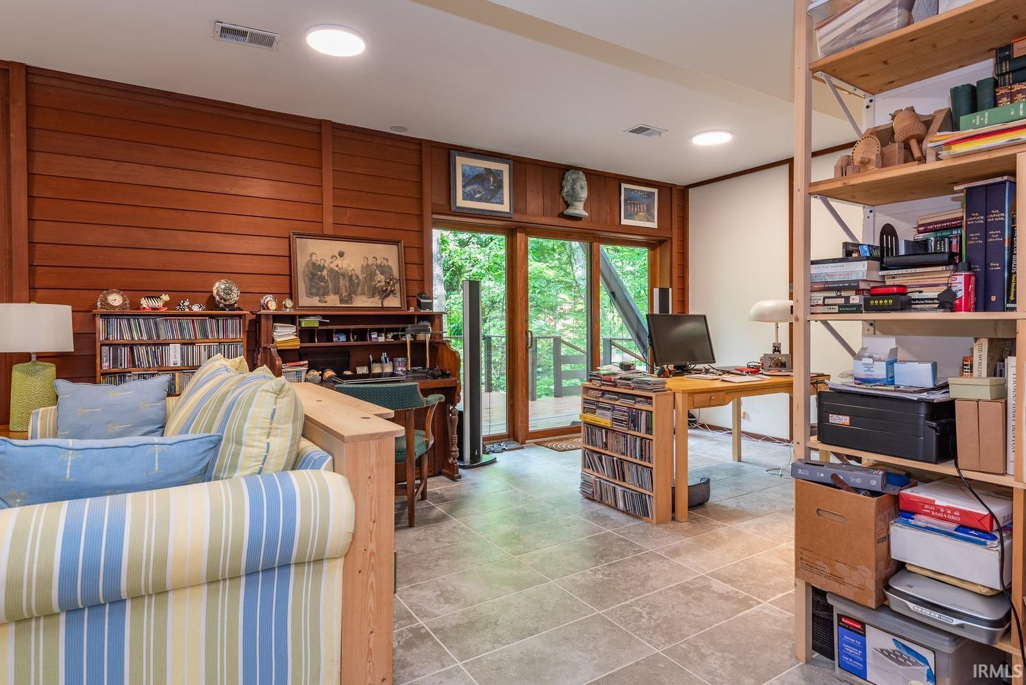 3177 North Russell Road Bloomington, IN 47408 - Photo 26 of 48 Gallery Image 26