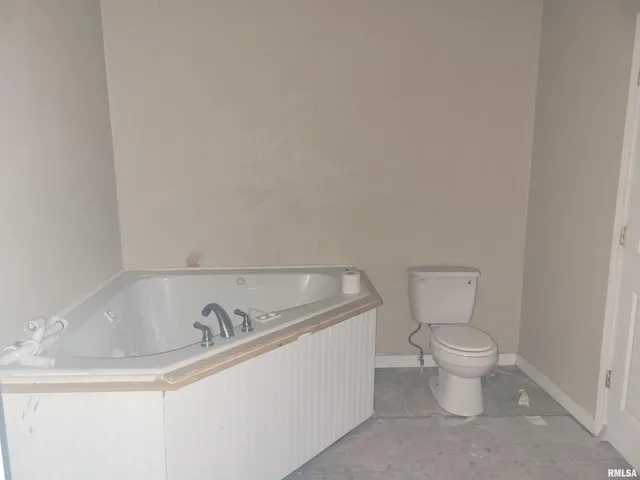 $54,900 | 208 Washington Street, Hurst, IL 62949