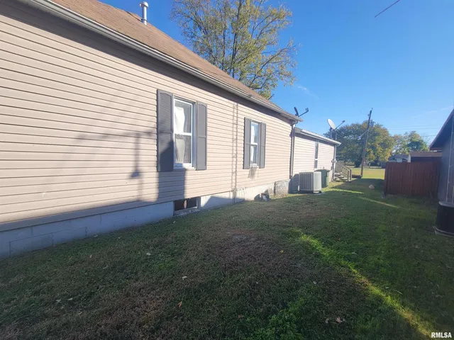 $54,900 | 208 Washington Street, Hurst, IL 62949