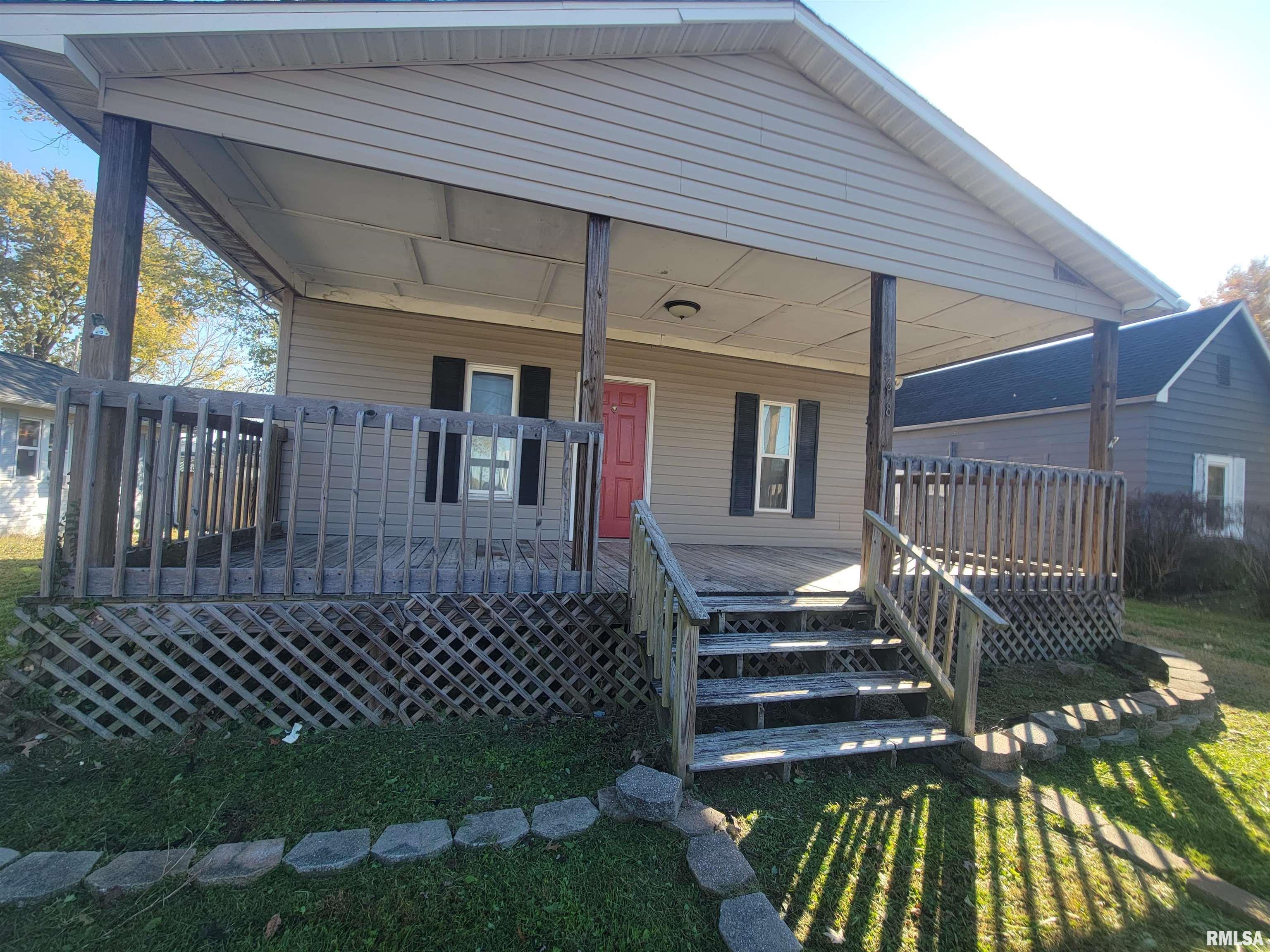 208 Washington Street Hurst, IL 62949 - Photo 4 of 18