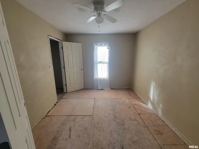 $54,900 | 208 Washington Street, Hurst, IL 62949