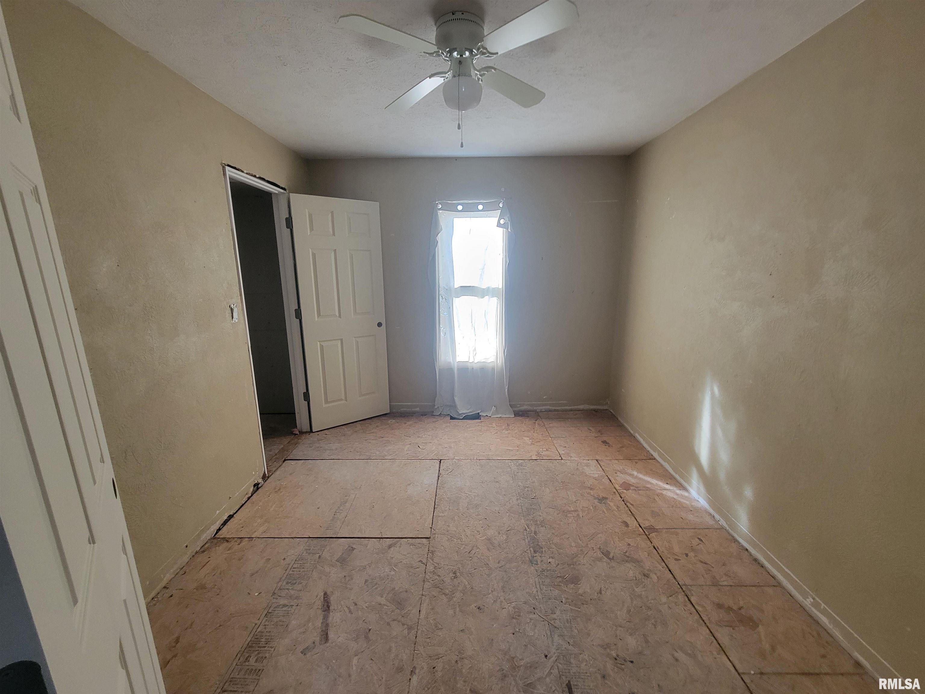 208 Washington Street Hurst, IL 62949 - Photo 7 of 18